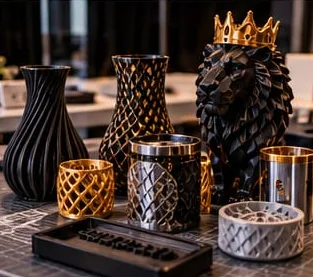 Jarrones, figuras y piezas decorativas impresas en 3D en negro, oro y plata